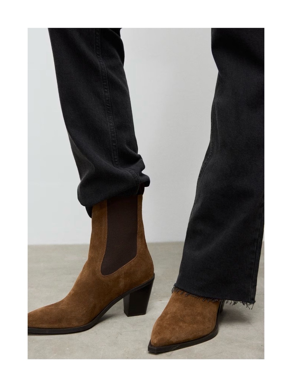 MANGL Women’s Brown Suede Chelsea Boots.